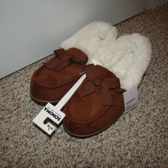 NWT Cozy Suede and Fur Memory Foam Moccasin Slippers | Size L 9-10 ☁️ - Picture 4 of 4